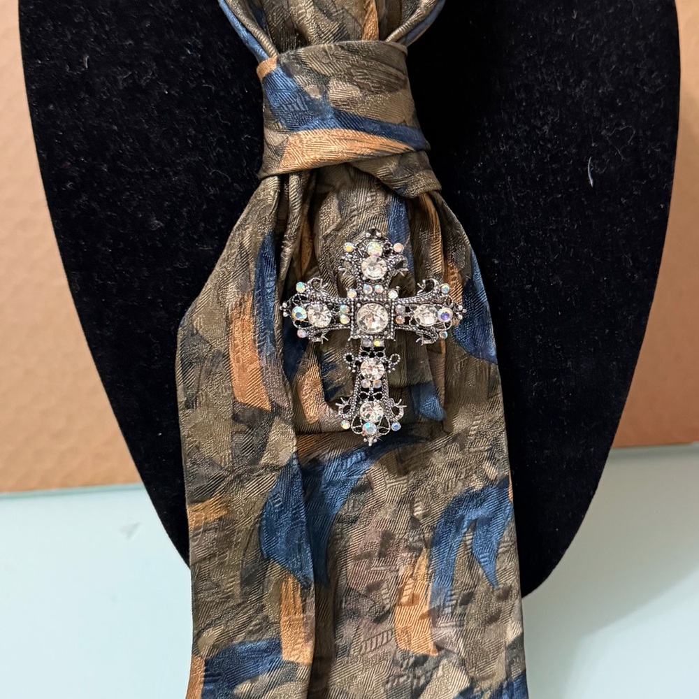 Multicolor Abstract Pattern Scarf - image 6